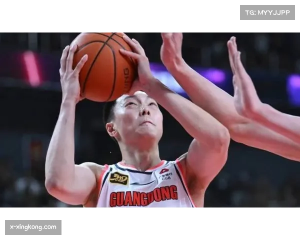 广东后卫胡明轩伤势加重步履维艰 球队气氛较为凝重